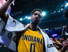 开云-关于西亚卡姆回归赛场，挺进下一轮首场状态亮眼，快船观众沸腾！的信息