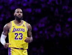 KY体育-詹姆斯新星惊险取胜表现惊艳，RNG未来可期！的简单介绍