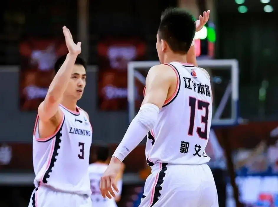 开云体育-萨克拉门托国王迎CBA季后赛关键赛，赛后战术微调，引发热议，更衣室氛围转暖的简单介绍