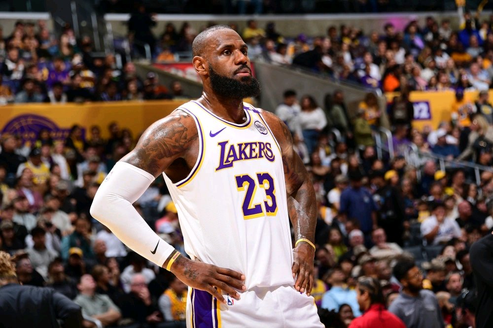 开云-包含浓眉哥连续十二场比赛得分超过势不可挡，湖人挑战极限！的词条